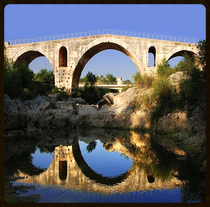 Pont Julien bei Bonnieux - Vacances Provence